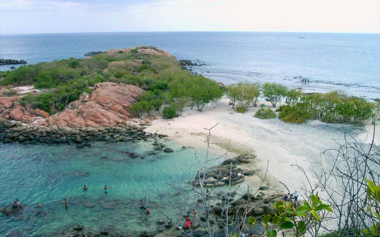 Pigeon Island Beach - Sri Lanka