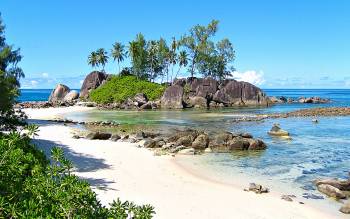 Anse L'Islette Beach - Seychelles