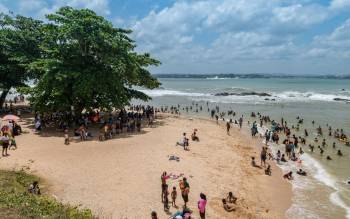 Lighthouse Beach - Sri Lanka